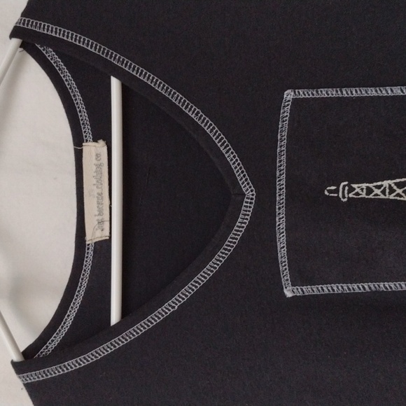 VTG Just Because Clothing Black Eiffel Tower T-shirt - Picture 3 of 7